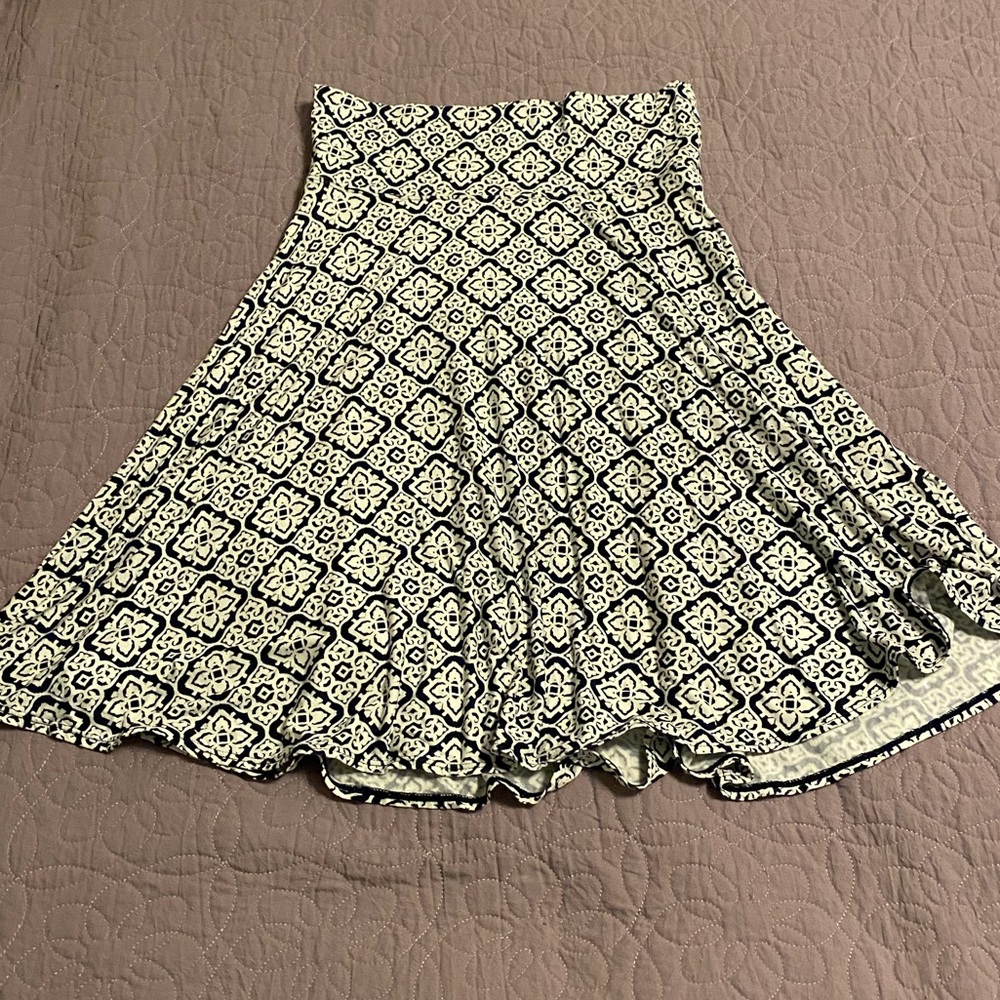 LIKE NEW- Navy & White Mini Skirt